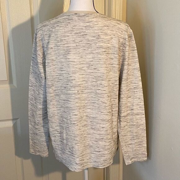 Large, cream colored thick sweater - Picture 4 of 8